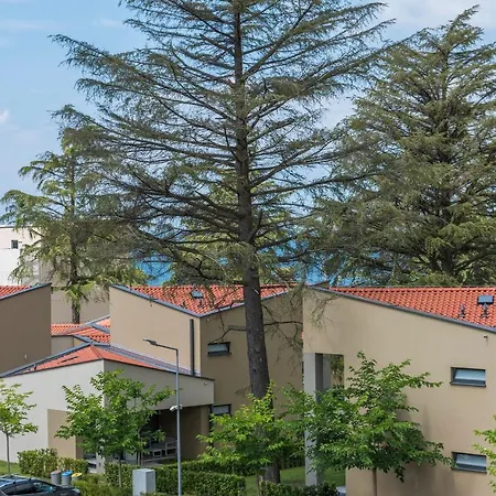 Spada 3 Bedrooms Near The Beach! Apartment