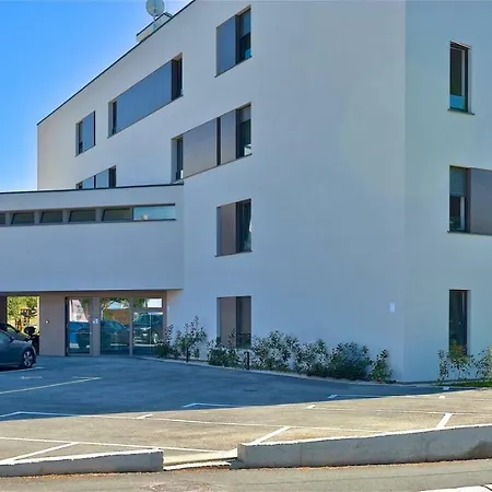 Spada 3 Bedrooms Near The Beach! Apartment *