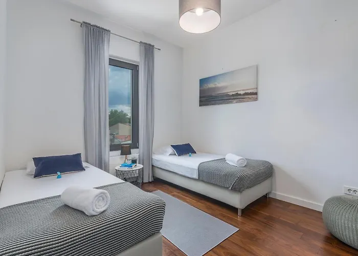 Spada 3 Bedrooms Near The Beach! Пореч